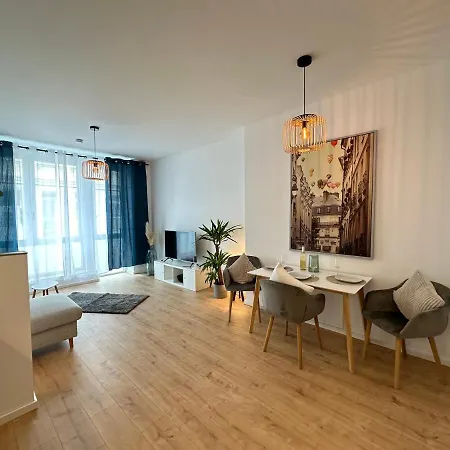 Modern, Stylisch Und Zentral! Apartment Meuselwitz Exterior photo