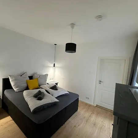 Modern, Stylisch Und Zentral! Apartment Meuselwitz Exterior photo