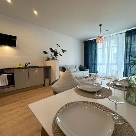 Modern, Stylisch Und Zentral! Apartment Meuselwitz Exterior photo