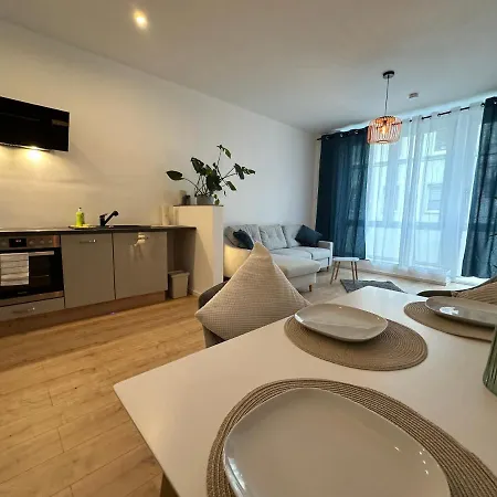 Modern, Stylisch Und Zentral! Apartment Meuselwitz Exterior photo